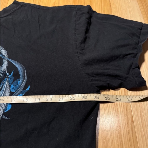 Black Graphic Tee with Wolf Design 90’s - Picture 4 of 6